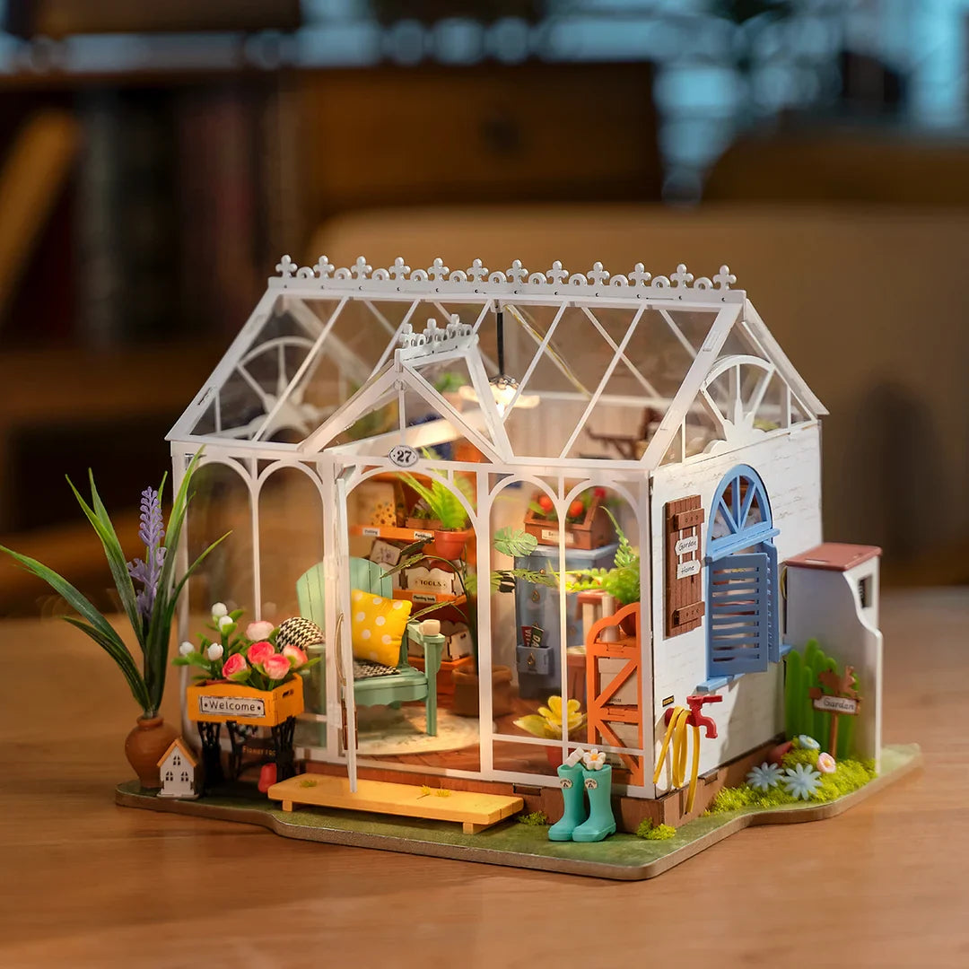 Miniature House - Dreamy Garden House