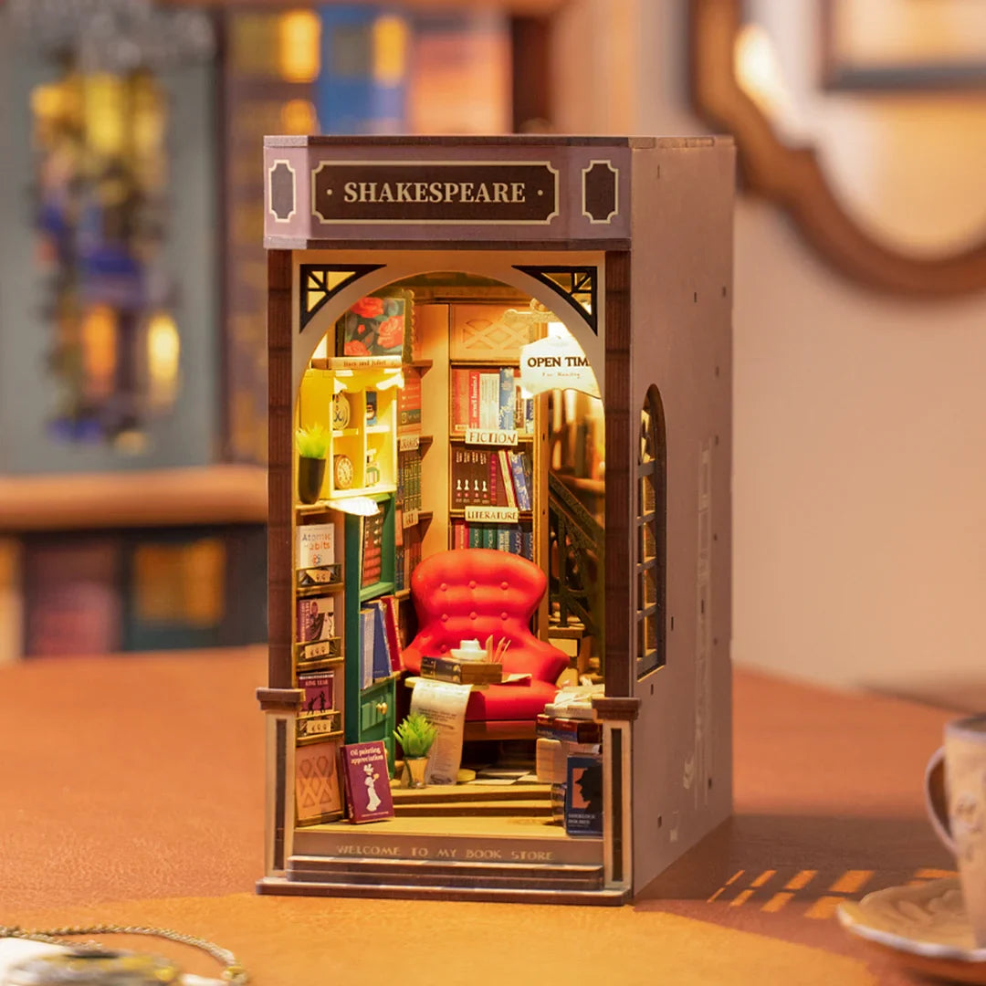 DIY Book Nook kit - Bookstore
