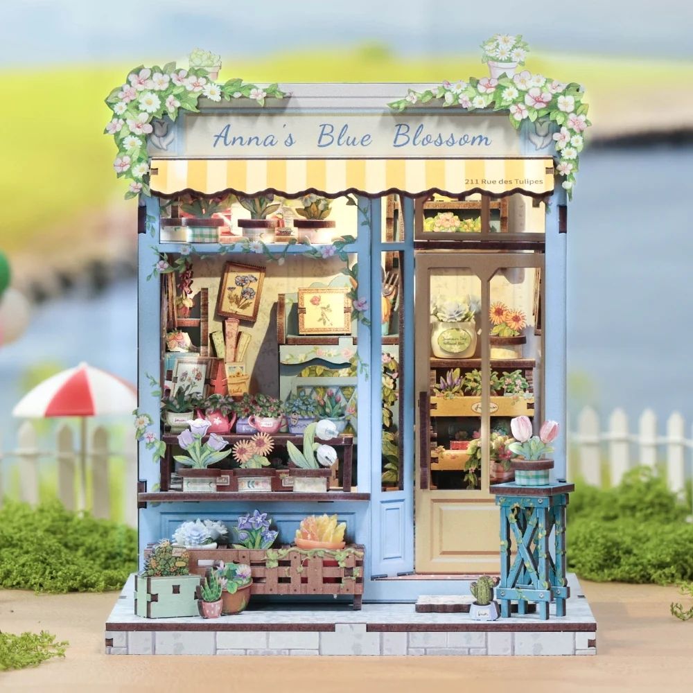 Miniature House - Anna's Blue Blossom Figured'Art