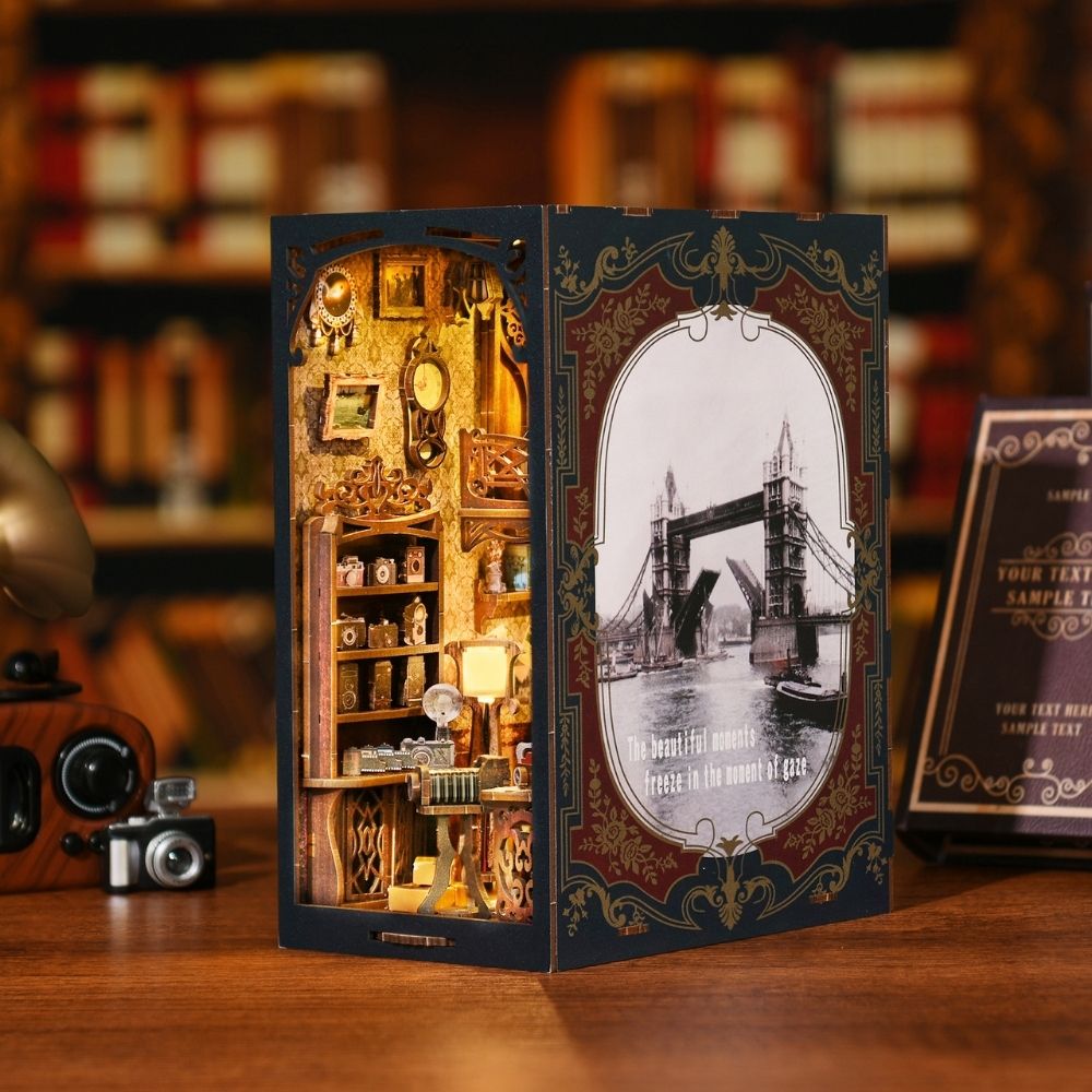DIY Book Nook Kit - Film Darkroom Figured'Art
